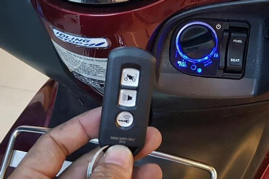 Hiển thị mục tin tức cho Tìm ra 'thủ phạm' khiến nhiều xe máy, ô tô dùng smartkey ở Đồng Nai bị 'tê liệt' Hình ảnh cho mục tin tức Tìm ra 'thủ phạm' khiến nhiều xe máy, ô tô dùng smartkey ở Đồng Nai bị 'tê liệt'